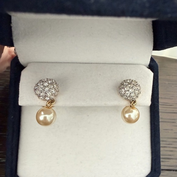 Jewelry - Elegant Rhinestone and Pearl Drop Earrings